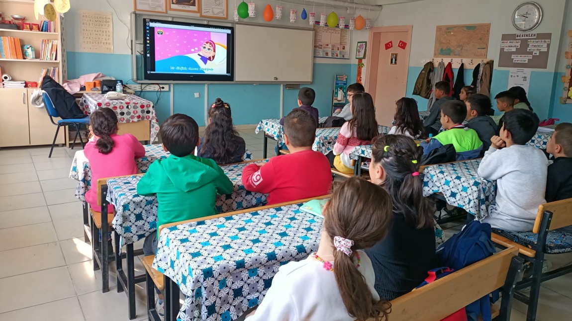 Genel ve Yerel hedeflere yönelik Yerköy'de bulunan ilkokul ve ortaokullarımıza seminer çalışması düzenledik
